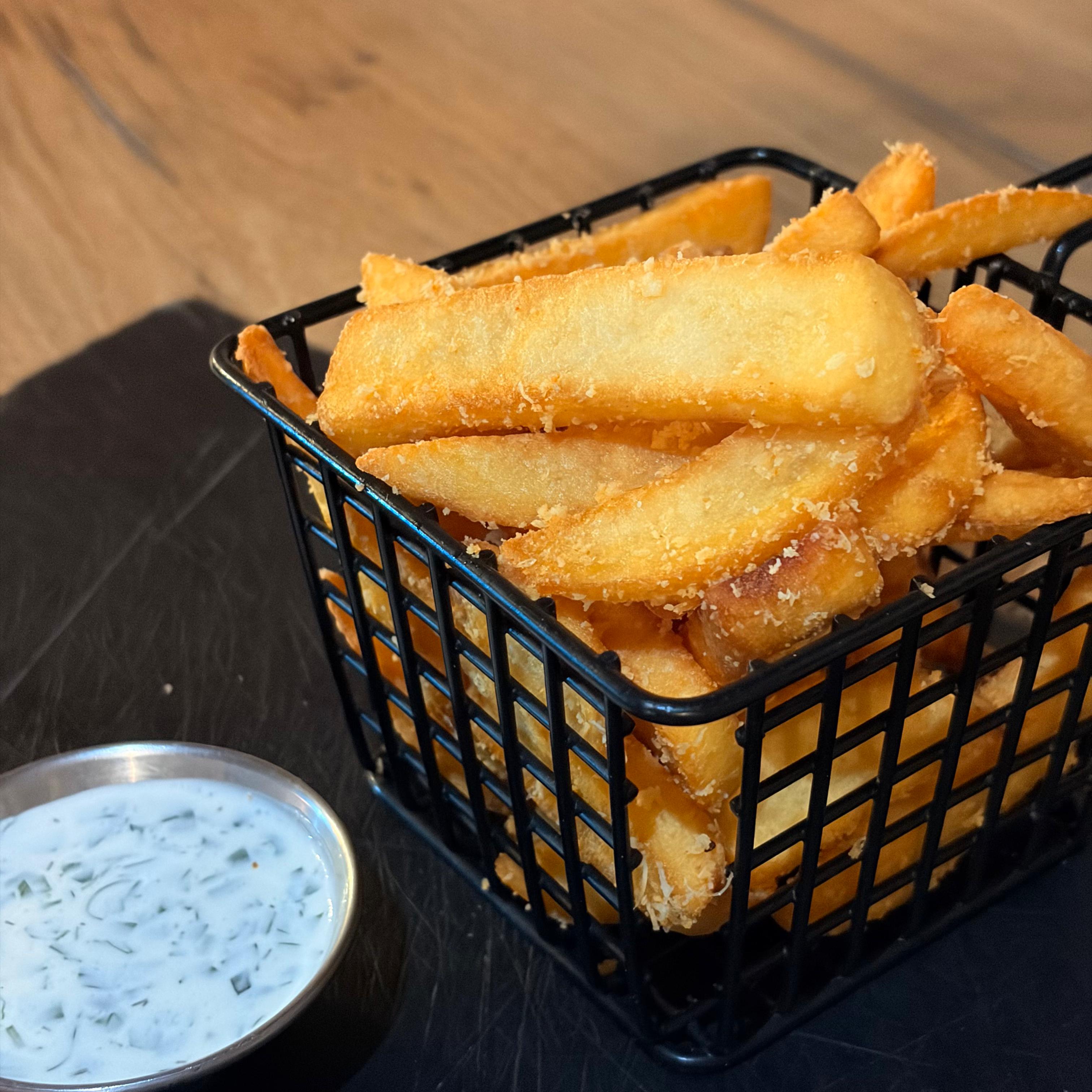 Steakhouse fries with parmesan and sauce